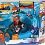 Hot Wheels City Wreck & Ride Gorilla Attack Playset with 1 Toy Car